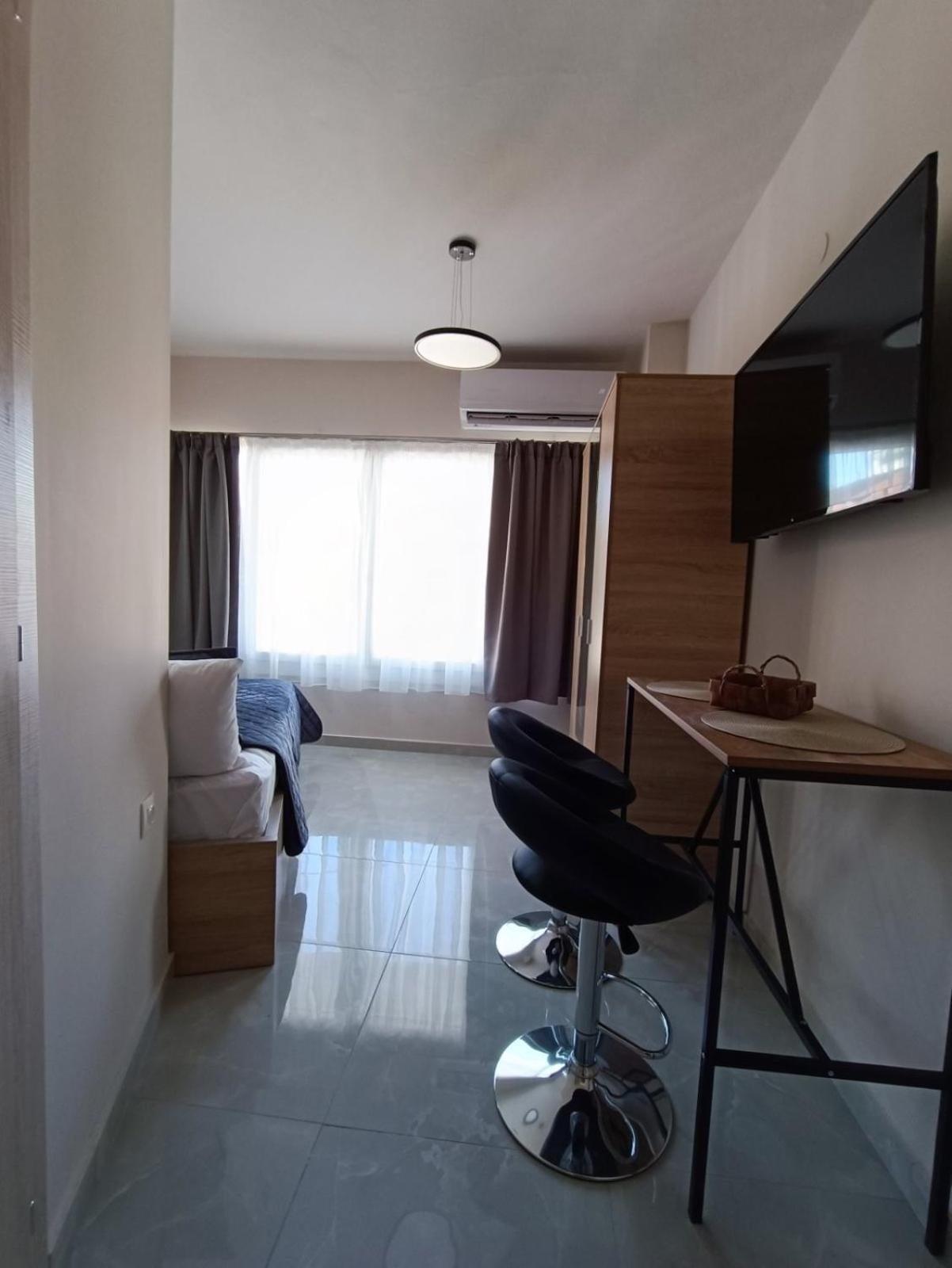 Central Studio In Veria Экстерьер фото